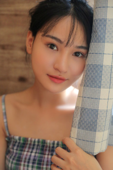 自慰内裤没脱就开始要流水了